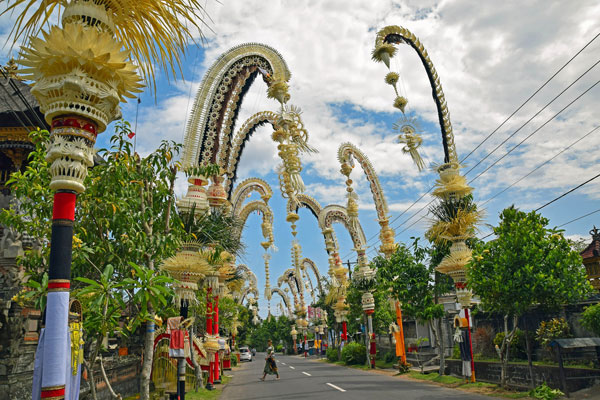 bali-penjor-galungan-kuningan